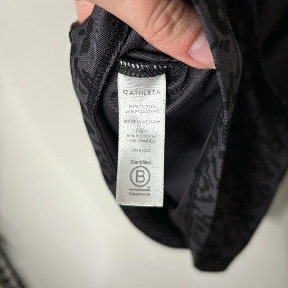Athleta Leopard Shanti Crop Tank Top xs - Picture 7 of 7
